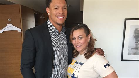 Mom's cancer brought perspective to Walker .
